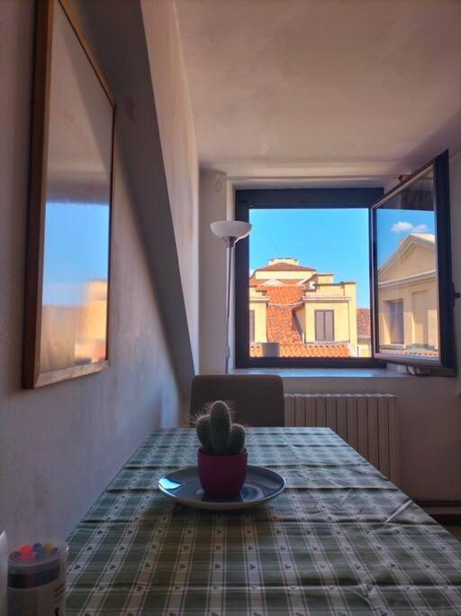 شقة تورينو  في La Casa Di Marta - Ampia Ed Accogliente Mansarda In Piazza Statuto المظهر الخارجي الصورة